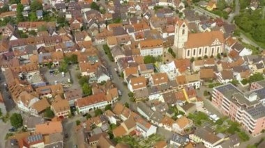 Endingen am Kaiserstuhl, Almanya 'da yazın güneşli bir günde.