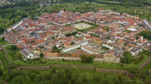 Vista Aérea Ciudad Neuf Brisach Francia Día Soleado Tardío Verano — Vídeo de stock