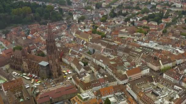 Widok Lotu Ptaka Stare Miasto Freiburg Niemczech Pochmurny Dzień Lata — Wideo stockowe