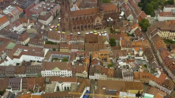 Letecký Pohled Staré Město Freiburg Německu Oblačného Letního Dne — Stock video