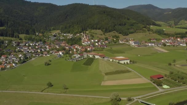Vista Aérea Del Pueblo Fischerbach Kinzigtal Alemania Bosque Negro Día — Vídeos de Stock