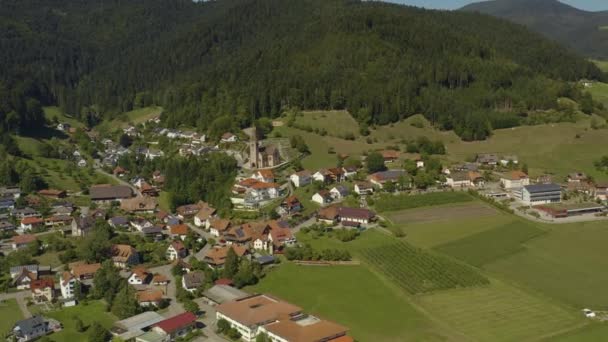 Vista Aérea Del Pueblo Fischerbach Kinzigtal Alemania Bosque Negro Día — Vídeo de stock