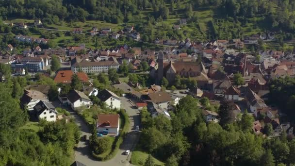 Widok Powietrza Miasto Alpirsbach Niemczech Czarny Las Słoneczny Dzień Lecie — Wideo stockowe