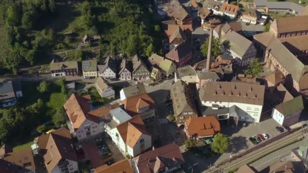 Letecký Pohled Město Alpirsbach Německu Černém Lese Slunečného Letního Dne — Stock video