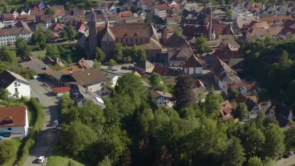 มมองทางอากาศของเม Alpirsbach ในเยอรมน ในป าในว แดดในฤด — วีดีโอสต็อก