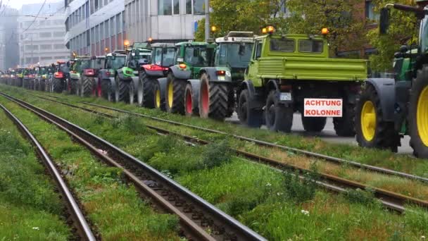 Stuttgart Niemcy Października 2019 Demonstracja Rolników Ciągnikami Głównej Ulicy — Wideo stockowe