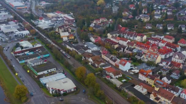 Αεροφωτογραφία Γύρω Από Την Πόλη Emmendingen Μια Συννεφιασμένη Μέρα Φθινόπωρο — Αρχείο Βίντεο