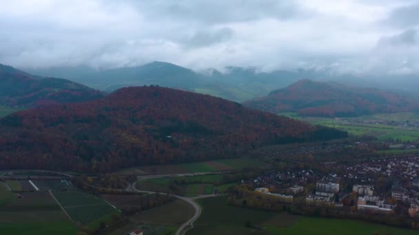 Widok Lotu Ptaka Wokół Miasta Denzlingen Pobliżu Freiburga Niemczech Jesienią — Wideo stockowe