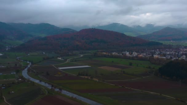 Widok Lotu Ptaka Wokół Miasta Denzlingen Pobliżu Freiburga Niemczech Jesienią — Wideo stockowe