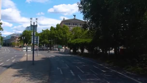 Voando Pelas Ruas Frankfurt Uma Manhã Domingo Cedo Primavera — Vídeo de Stock