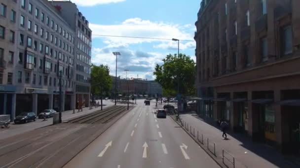 Volando Por Las Calles Frankfurt Una Mañana Domingo Temprano Primavera — Vídeos de Stock