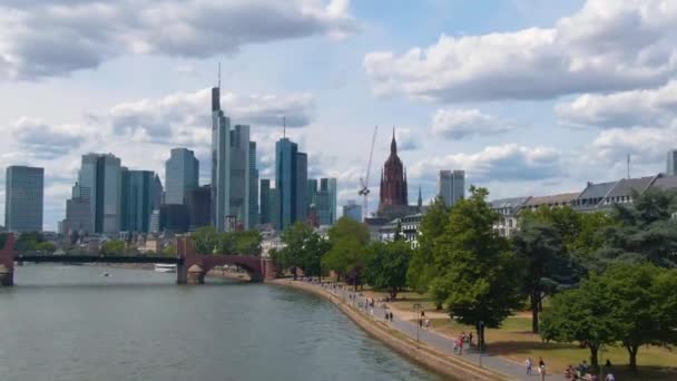 Voando Pelas Ruas Frankfurt Uma Manhã Domingo Cedo Primavera — Vídeo de Stock