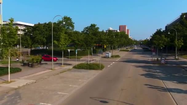 Latanie Ulicach Karlsruhe Dachu Autobusu Piętrowego — Wideo stockowe
