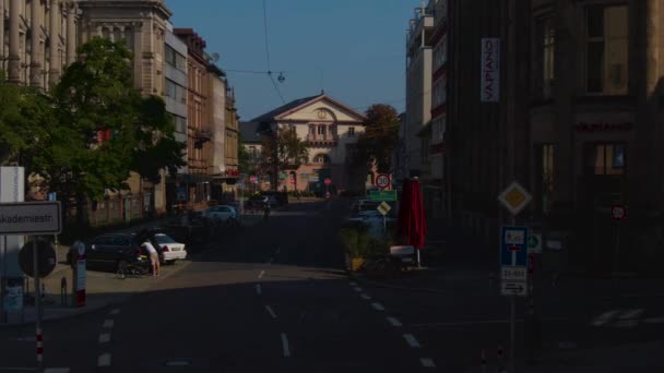 Latanie Ulicach Karlsruhe Dachu Autobusu Piętrowego — Wideo stockowe