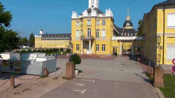 Voando Pelas Ruas Karlsruhe Cima Ônibus Dois Andares — Vídeo de Stock