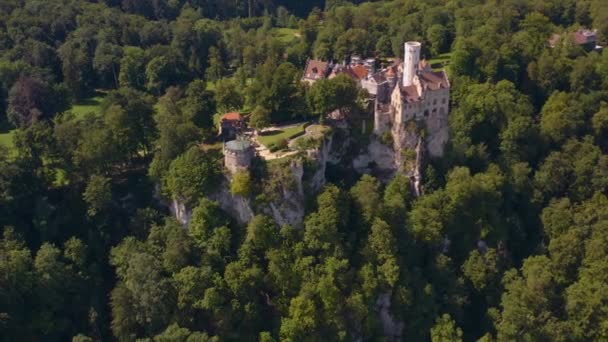 Vista Aérea Torno Castelo Lichtenstein Alemanha Dia Ensolarado Verão — Vídeo de Stock