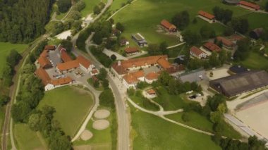 Marbach 'ın güneşli bir yaz gününde Gormadingen' deki hava manzarası. 