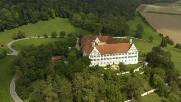 Αεροφωτογραφία Του Παλατιού Schloss Mochental Στη Γερμανία Μια Ηλιόλουστη Μέρα — Αρχείο Βίντεο