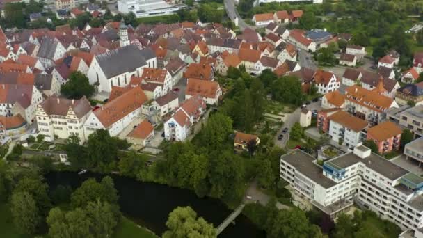 Veduta Aerea Intorno Alla Città Munderkingen Germania Una Giornata Sole — Video Stock