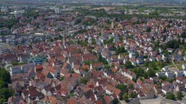 Yazın güneşli bir günde Almanya 'nın Waiblingen kentindeki eski havadan..