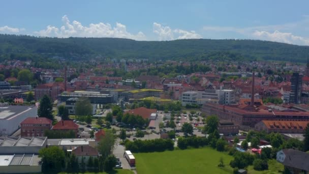 Luftaufnahme Der Altstadt Von Schorndorf Einem Sonnigen Tag — Stockvideo