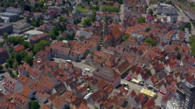 Güneşli bir günde Almanya 'nın eski Schorndorf kentinin havası.