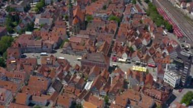 Güneşli bir günde Almanya 'nın eski Schorndorf kentinin havası.