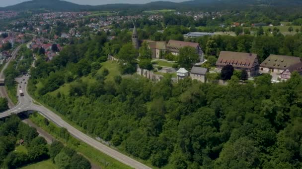 Aerial Mosteiro Kloster Lorch Lado Cidade Lorch Alemanha Num Dia — Vídeo de Stock
