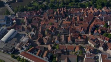 Almanya 'nın Bietigheim-Bissingen kentindeki şehrin eski bölümünün havası..