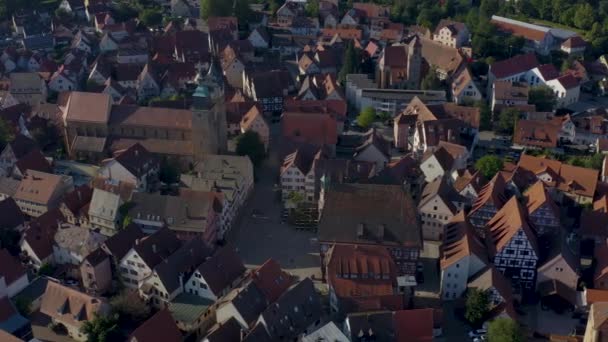 春天的一个阳光明媚的早晨 从德国的马克罗宁根飞往老城区的空中 — 图库视频影像