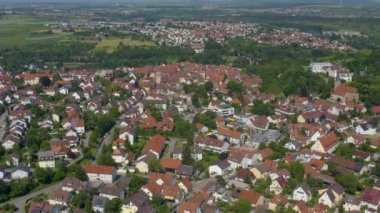 Almanya 'da Marbach am Neckar' da şehrin eski kısmının havası.  