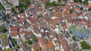Almanya 'da Waiblingen' de şehrin eski kısmının havası. Baharın güneşli bir gününde.
