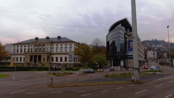 Centro Stuttgart Alemania Antes Navidad Una Intersección Tráfico Día Nublado — Vídeos de Stock