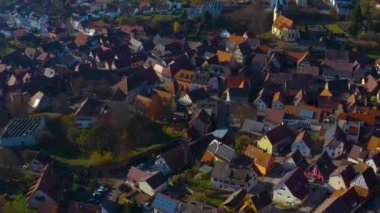 Sonbaharda güneşli bir günde Almanya 'nın Stein kasabası ve köyünün havadan görünüşü.