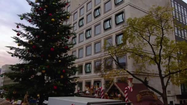 Die Innenstadt Von Stuttgart Vor Weihnachten Einem Bewölkten Tag Rund — Stockvideo