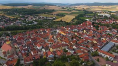 Almanya 'nın Mellrichstadt şehrinin hava manzarası, Bavyera' da bir bahar öğleden sonra