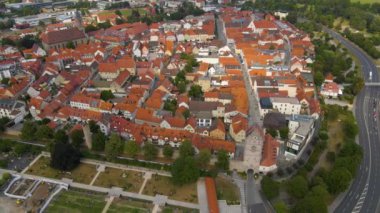 Eski şehrin havadan görüntüsü Bad Neustadt an der Saale in Germany, Bavyera bir bahar öğleden sonra