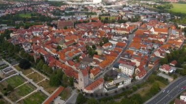 Eski şehrin havadan görüntüsü Bad Neustadt an der Saale in Germany, Bavyera bir bahar öğleden sonra