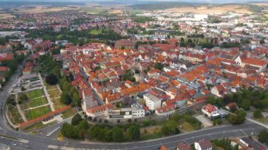 Eski şehrin havadan görüntüsü Bad Neustadt an der Saale in Germany, Bavyera bir bahar öğleden sonra