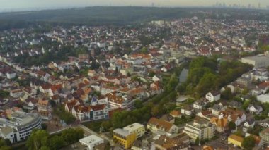 Eski şehrin havadan görünüşü Almanya 'daki Bad Vilbel, bir bahar öğleden sonra