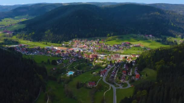 Luftaufnahme Rund Das Dorf Und Kloster Klosterreichenbach Schwarzwald Einem Sonnigen — Stockvideo