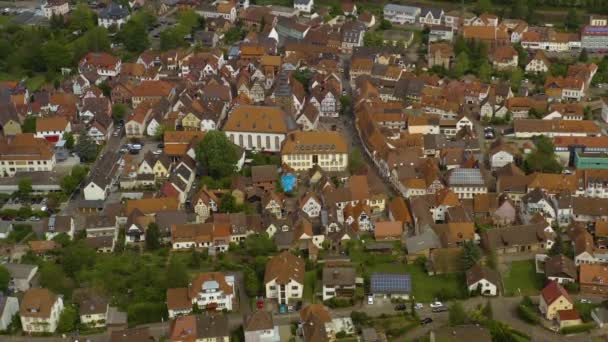 Vista Aérea Redor Cidade Annweiler Trifels Alemanha Dia Nublado Primavera — Vídeo de Stock