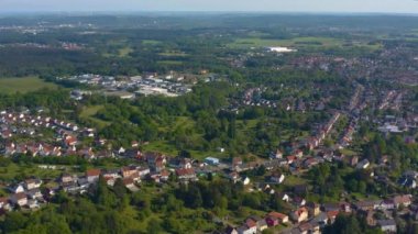 Güneşli bir bahar gününde Almanya 'nın Bexbach kentindeki hava manzarası