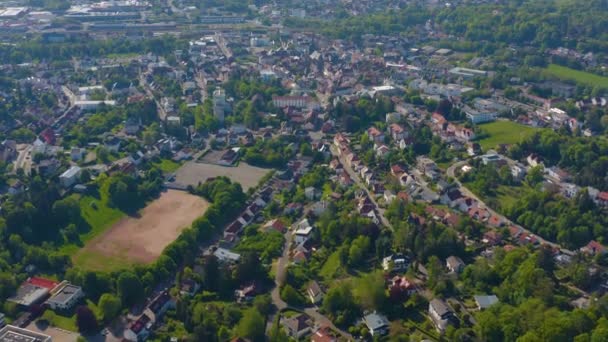 Ilmakuva Ympäri Kaupunkia Sankt Wendel Saksassa Aurinkoisena Kevätpäivänä — kuvapankkivideo