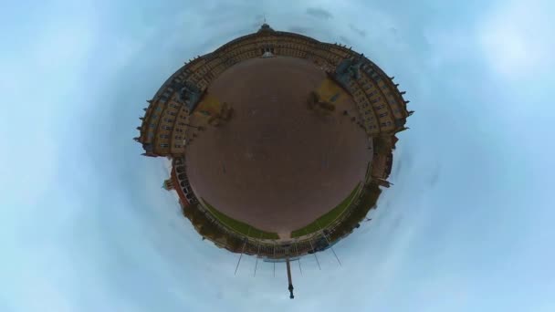 Дворец Центре Штутгарта Германии Облачное Утро Ранней Весной Маленькая Планета — стоковое видео