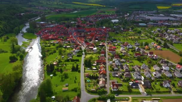 Αεροφωτογραφία Του Χωριού Hedemuenden Στη Γερμανία Μια Ηλιόλουστη Μέρα Την — Αρχείο Βίντεο