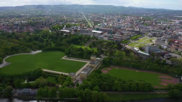 Luchtfoto Van Stad Kassel Duitsland Een Zonnige Voorjaarsdag — Stockvideo