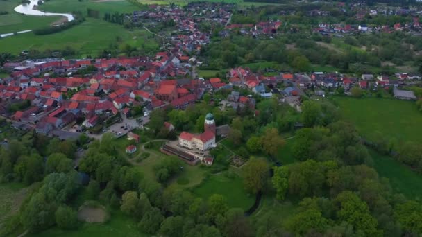 Vista Aérea Ciudad Melsungen Alemania Día Soleado Primavera — Vídeos de Stock