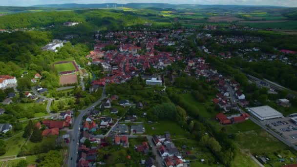 Flygfoto Över Staden Bad Gandersheim Tyskland Solig Dag Våren — Stockvideo