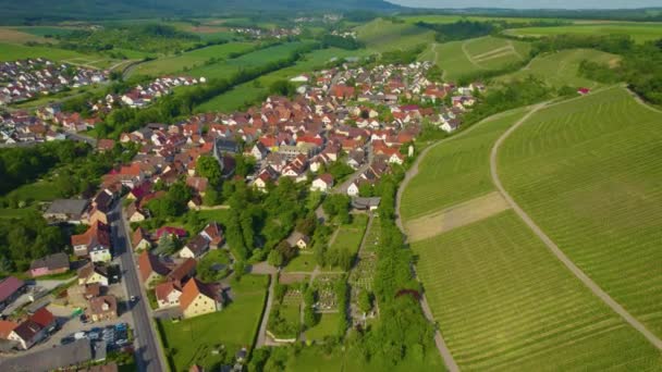 Vista Aérea Del Pueblo Pfaffenhofen Alemania Una Mañana Soleada Primavera — Vídeo de stock
